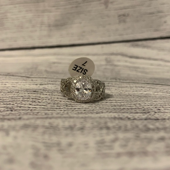 Jewel Scent Jewelry - 3For$20 Beautiful Silver Fashion Ring